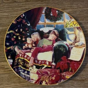 2001 AVON Christmas collector plate.